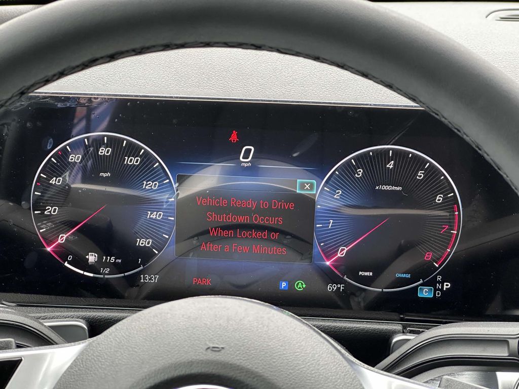 2025 Mercedes Benz GLB 250 4MATIC photo 21