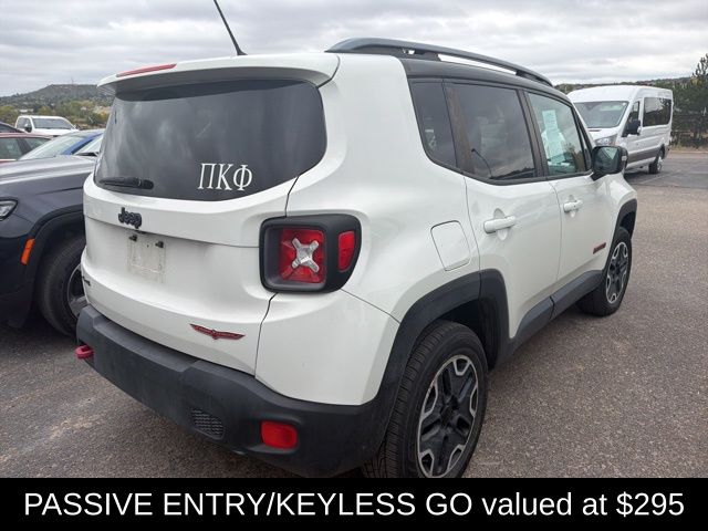 2015 Jeep Renegade Trailhawk photo 4