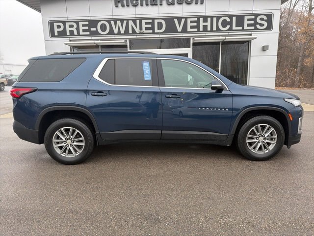 2023 Chevrolet Traverse Cloth photo 2