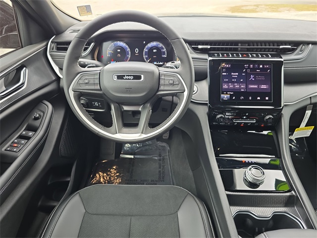 2025 Jeep Grand Cherokee Altitude X photo 4