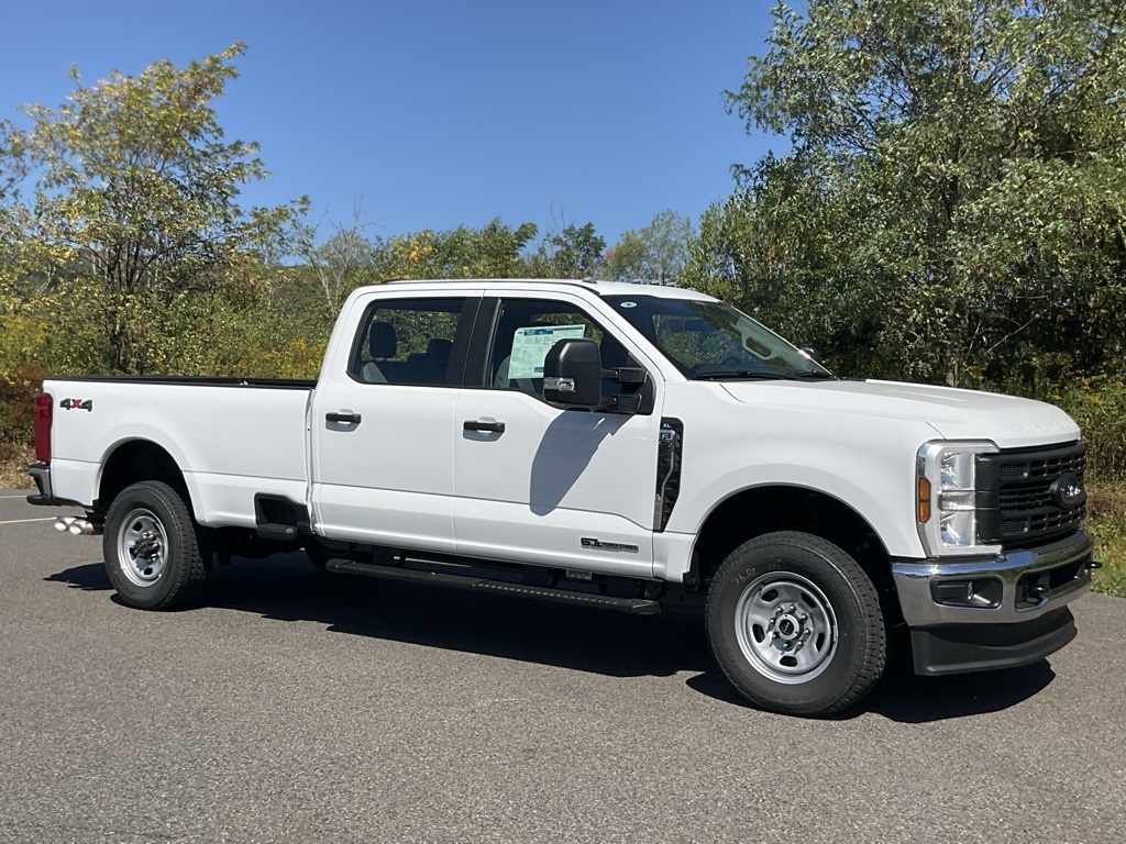 2026 Ford F-350 Super Duty XL's photo