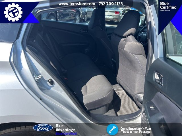 2021 Toyota Prius L photo 22