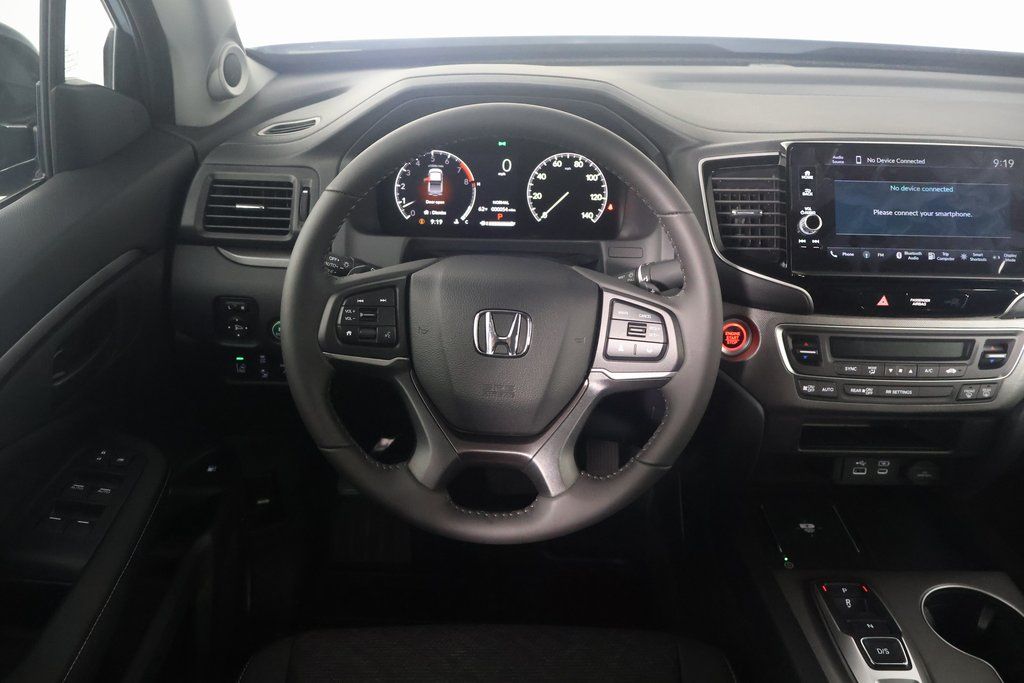 2025 Honda Ridgeline Sport photo 3