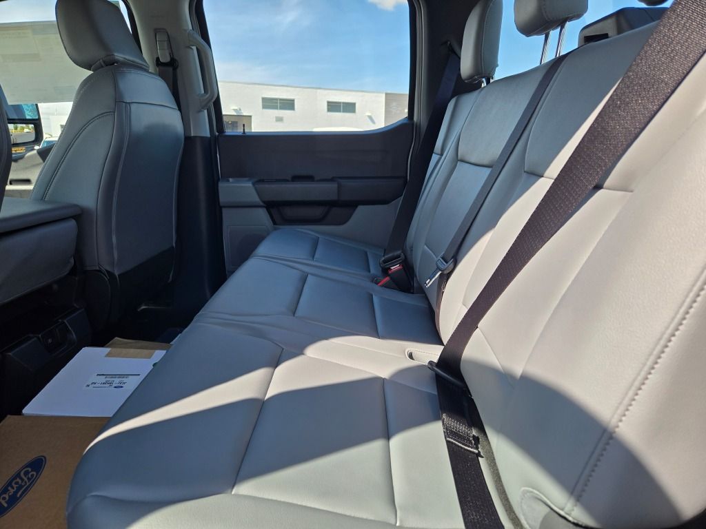 2026 Ford F-550 photo 13