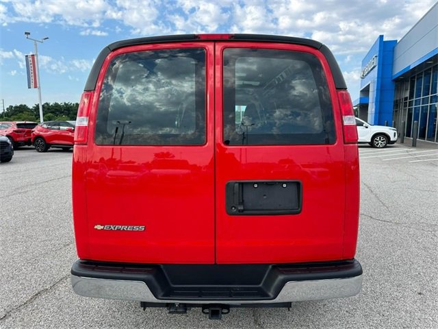 2025 Chevrolet Express Cargo 2500 photo 4