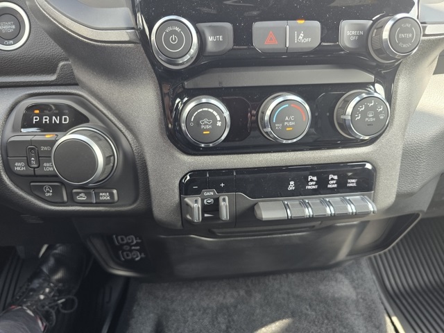 2026 Ram 1500 Tradesman photo 11