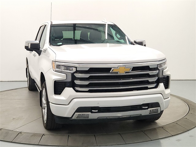 2023 Chevrolet Silverado 1500 High Country photo 2