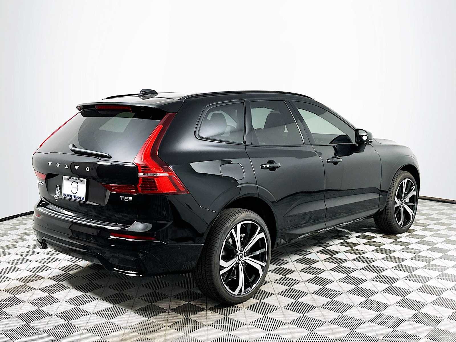 2025 Volvo XC60 photo 6