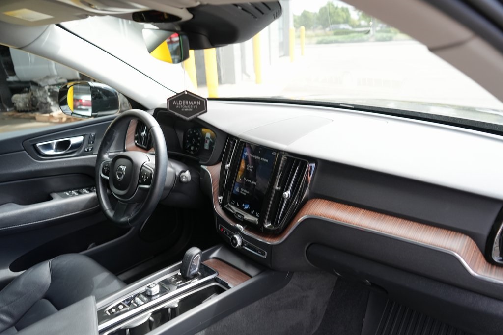 2021 Volvo XC60 Recharge Hybrid T8 Inscription Expression photo 13