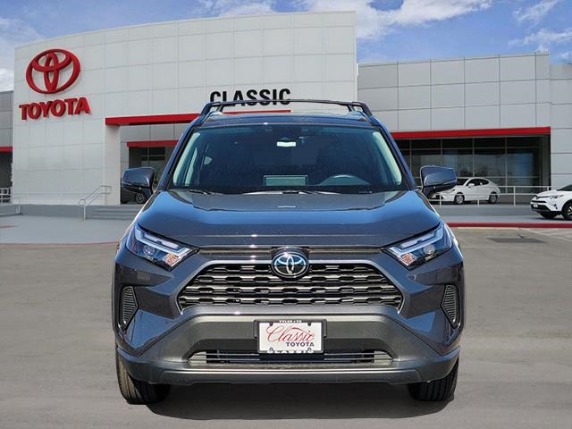 2025 Toyota RAV4 XLE photo 2