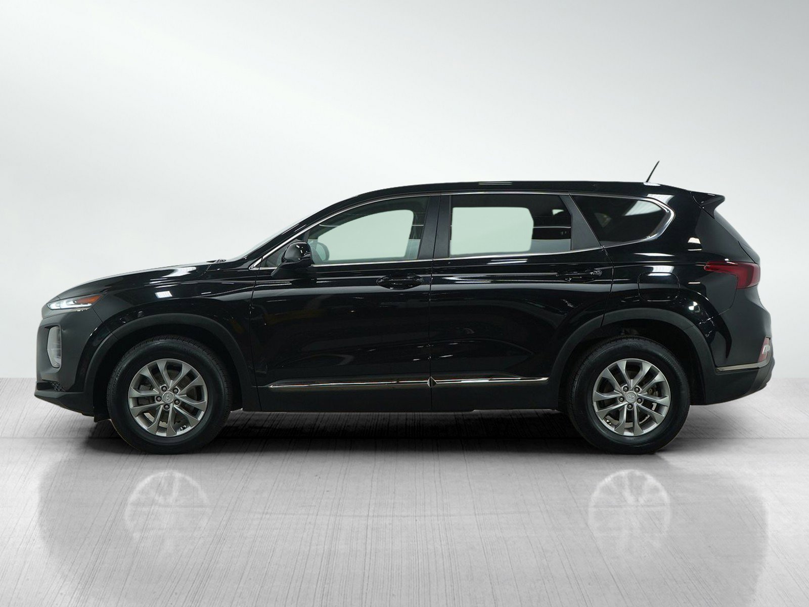 Used 2019 Hyundai Santa Fe SE with VIN 5NMS2CAD0KH126643 for sale in Hopkins, Minnesota