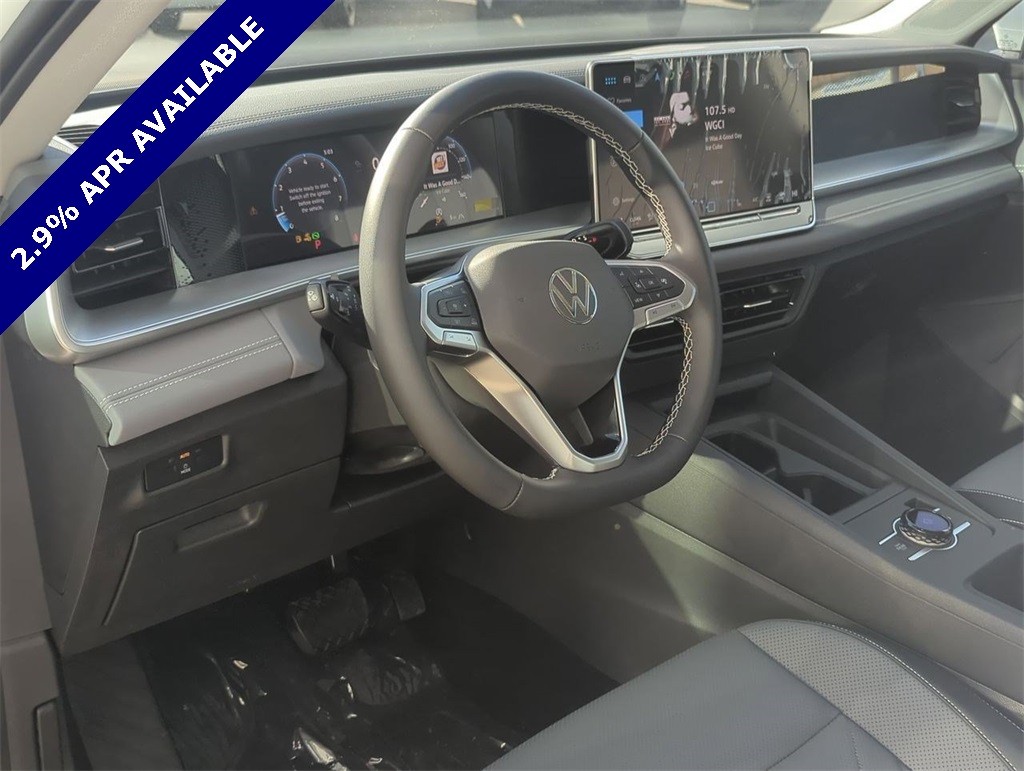 2025 Volkswagen Tiguan SE photo 4