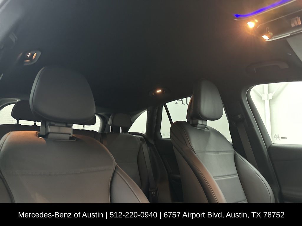 2025 Mercedes Benz GLC 300 photo 24