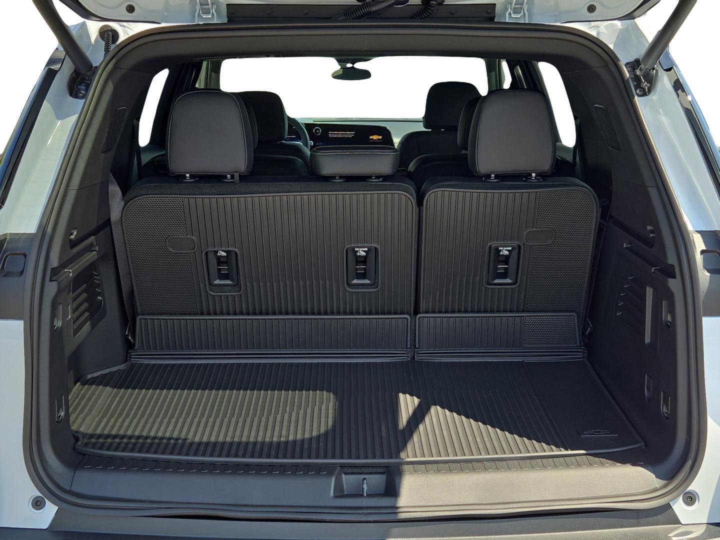 2026 Chevrolet Traverse photo 8