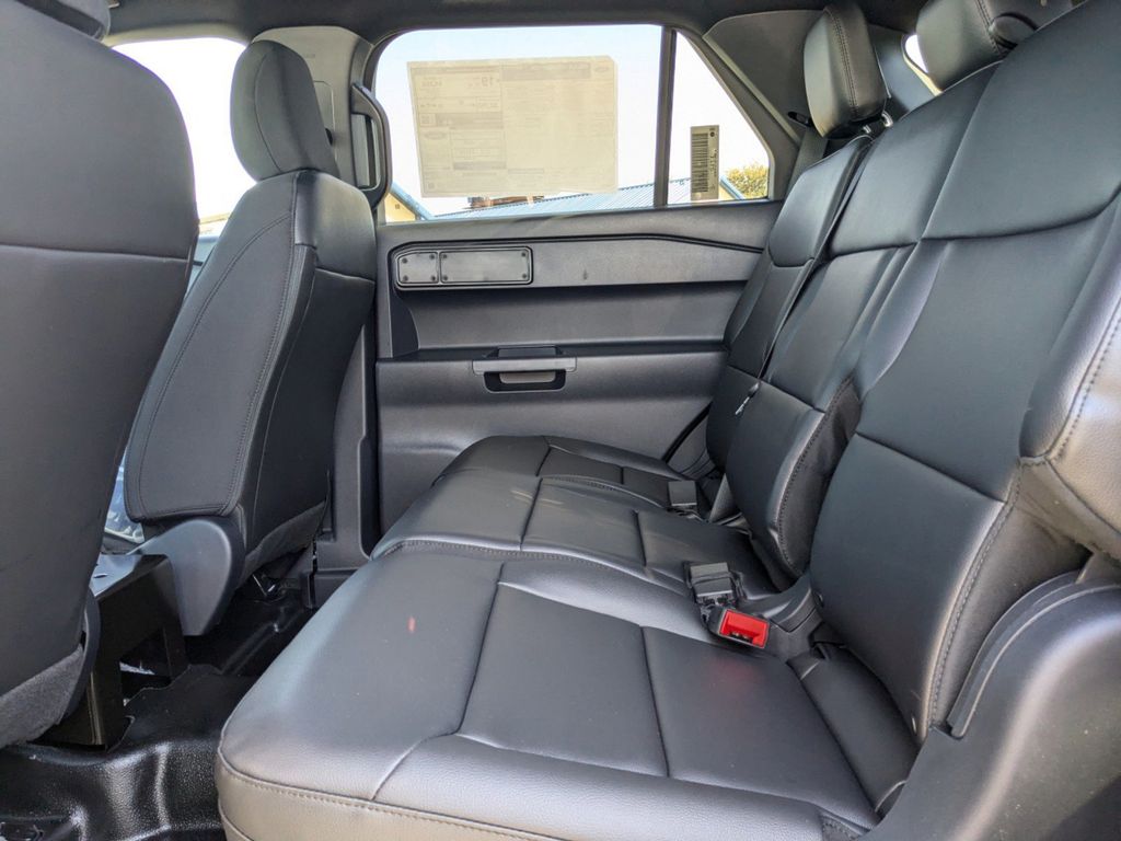 2025 Ford Explorer photo 11