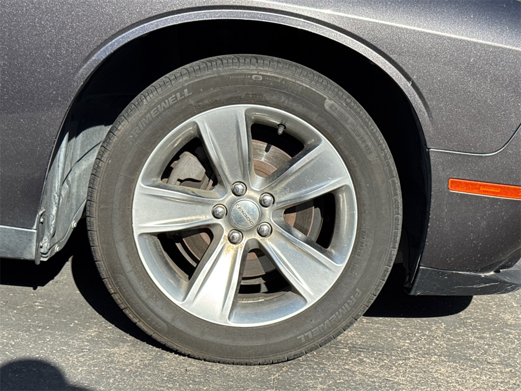 2015 Dodge Challenger SXT photo 4