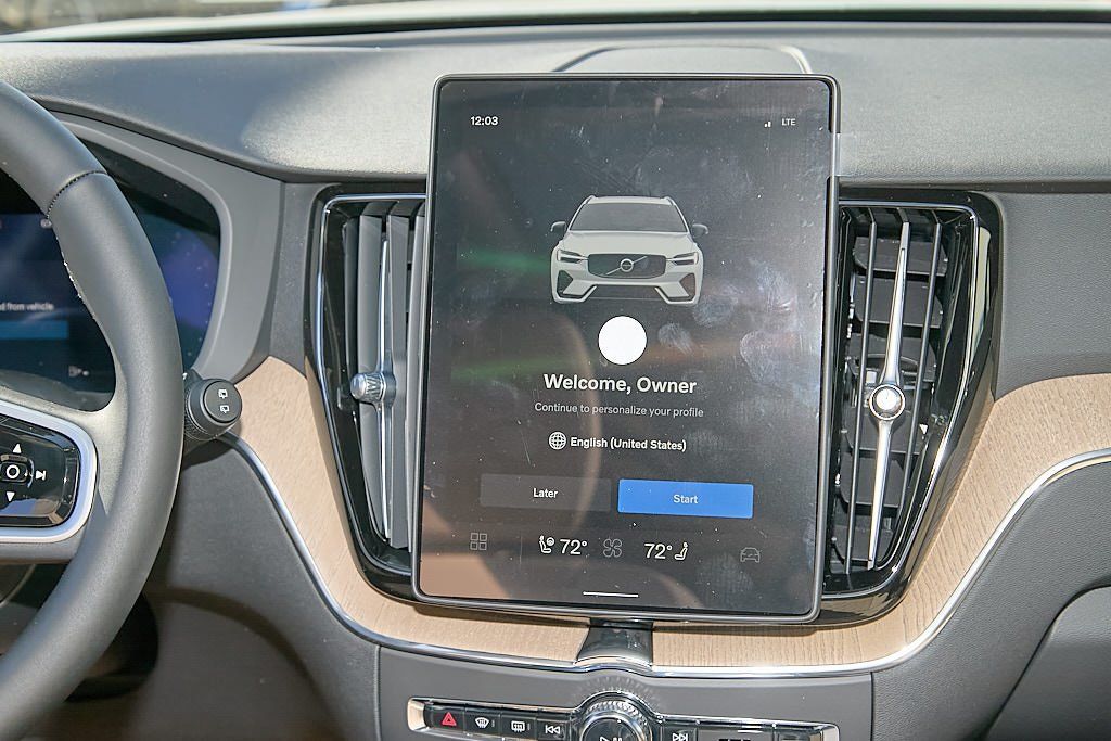 2026 VOLVO XC60 - Image 23