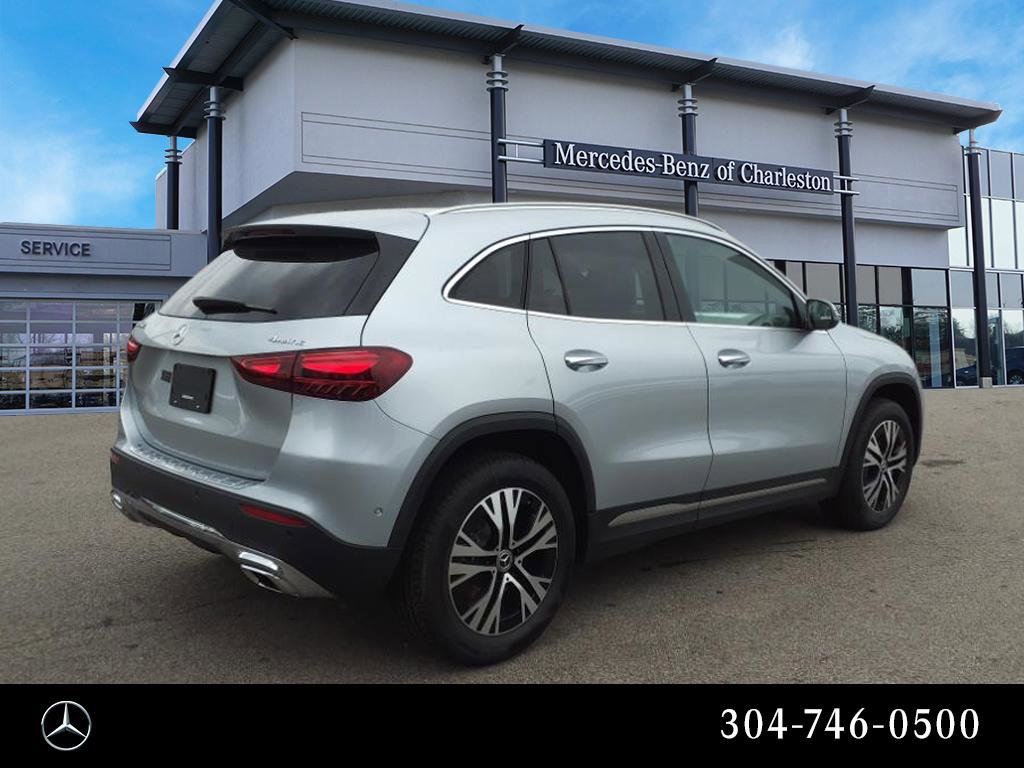 2025 Mercedes Benz GLA 250 4MATIC photo 3