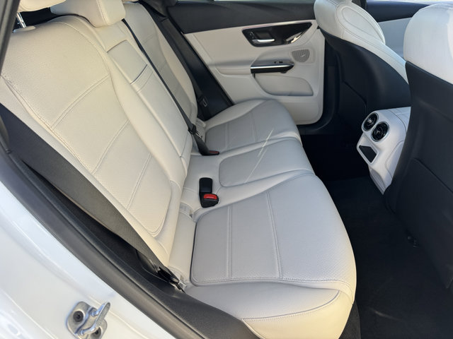 2026 Mercedes Benz GLC 300 4MATIC photo 4