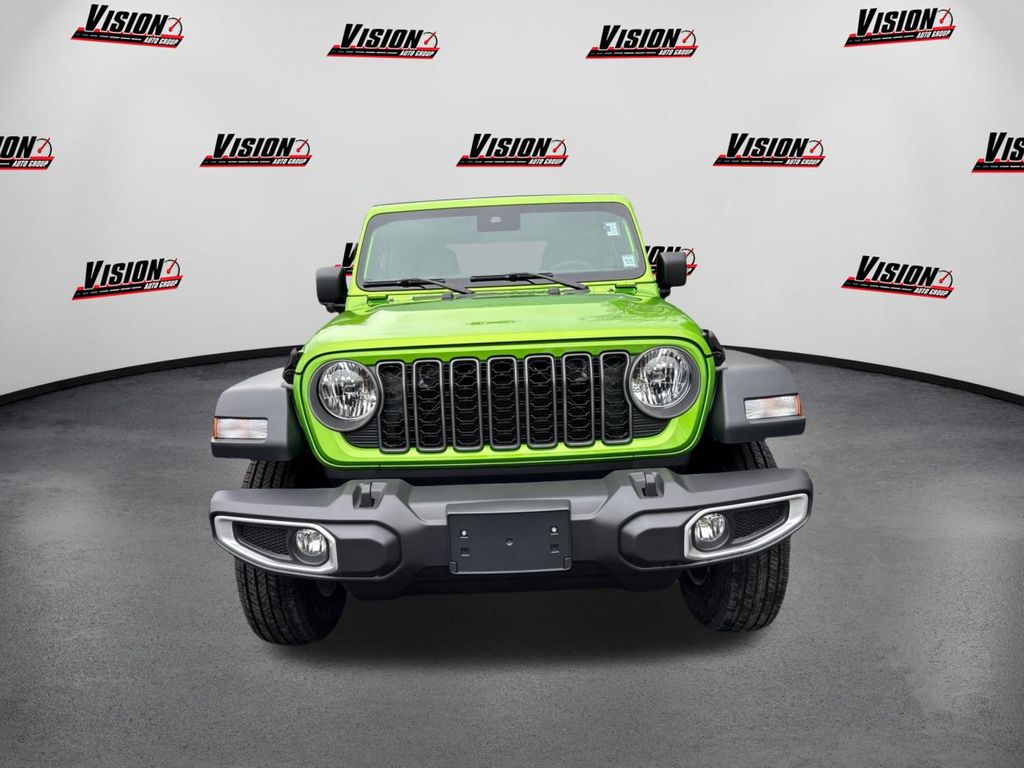 2025 Jeep Gladiator Sport S photo 2