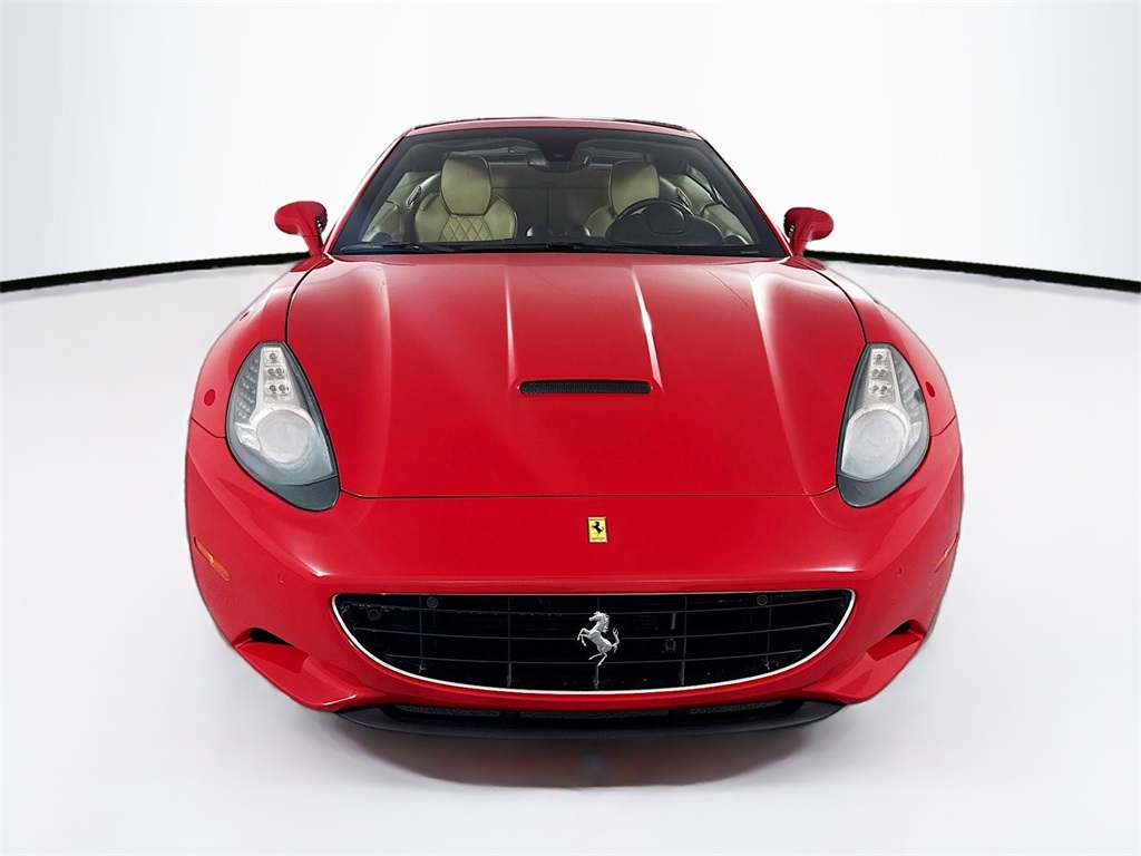 2013 Ferrari California Base photo 2