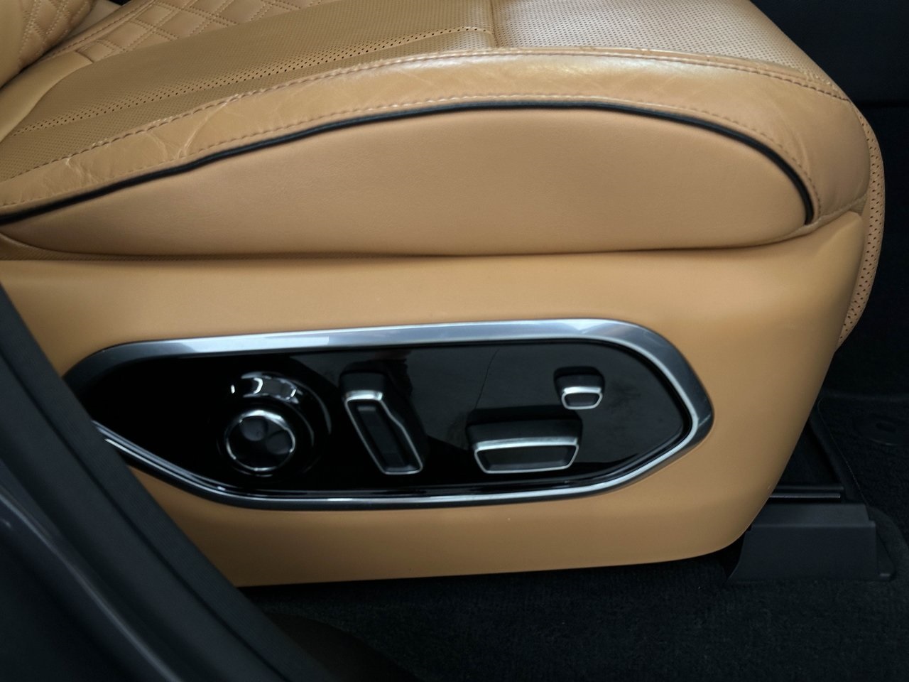 2022 Jeep Grand Cherokee Summit photo 6
