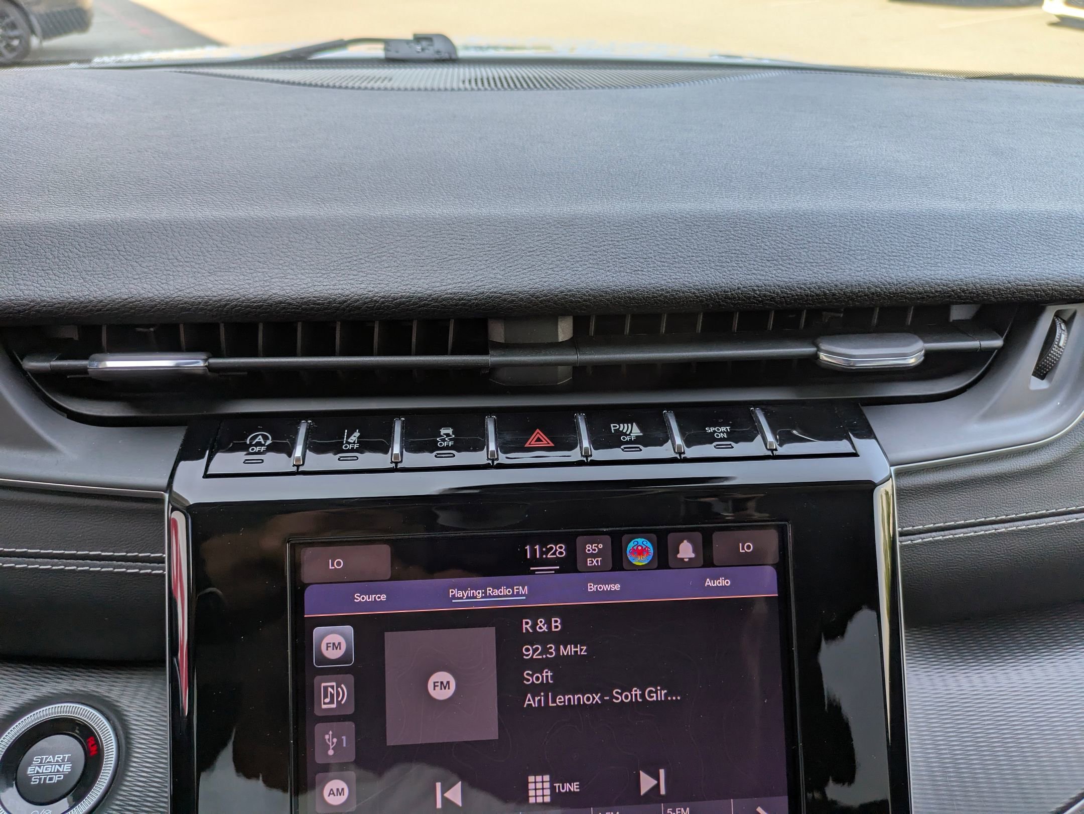 2023 Jeep Grand Cherokee Laredo photo 28