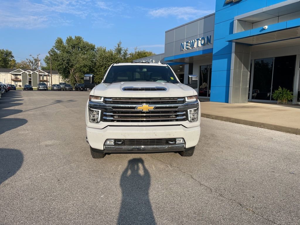 2022 Chevrolet Silverado 3500HD High Country photo 2