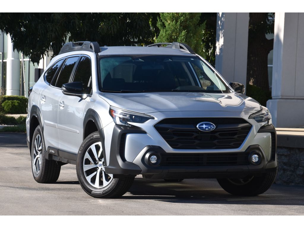 2023 Subaru Outback Premium's photo