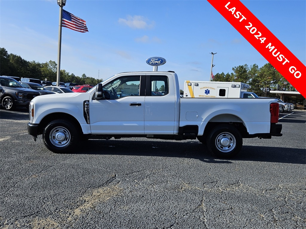 2024 Ford F-350 XL photo 4