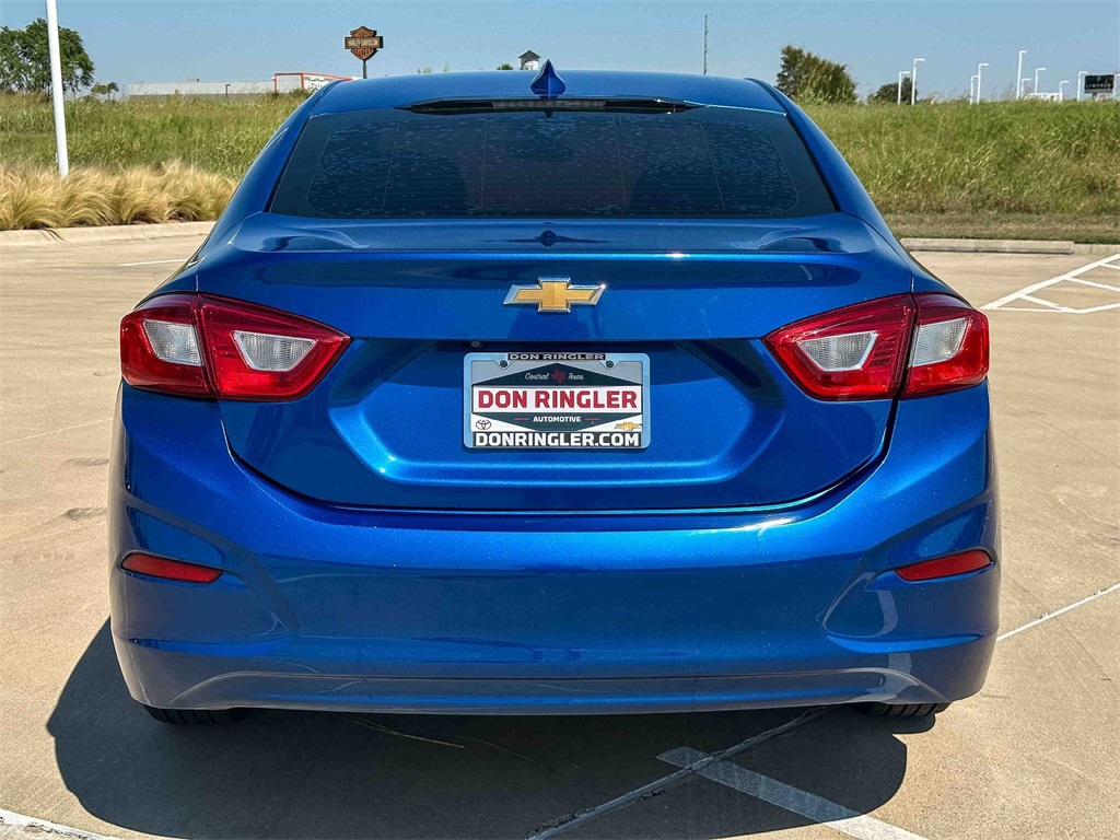 2017 Chevrolet Cruze LT photo 4