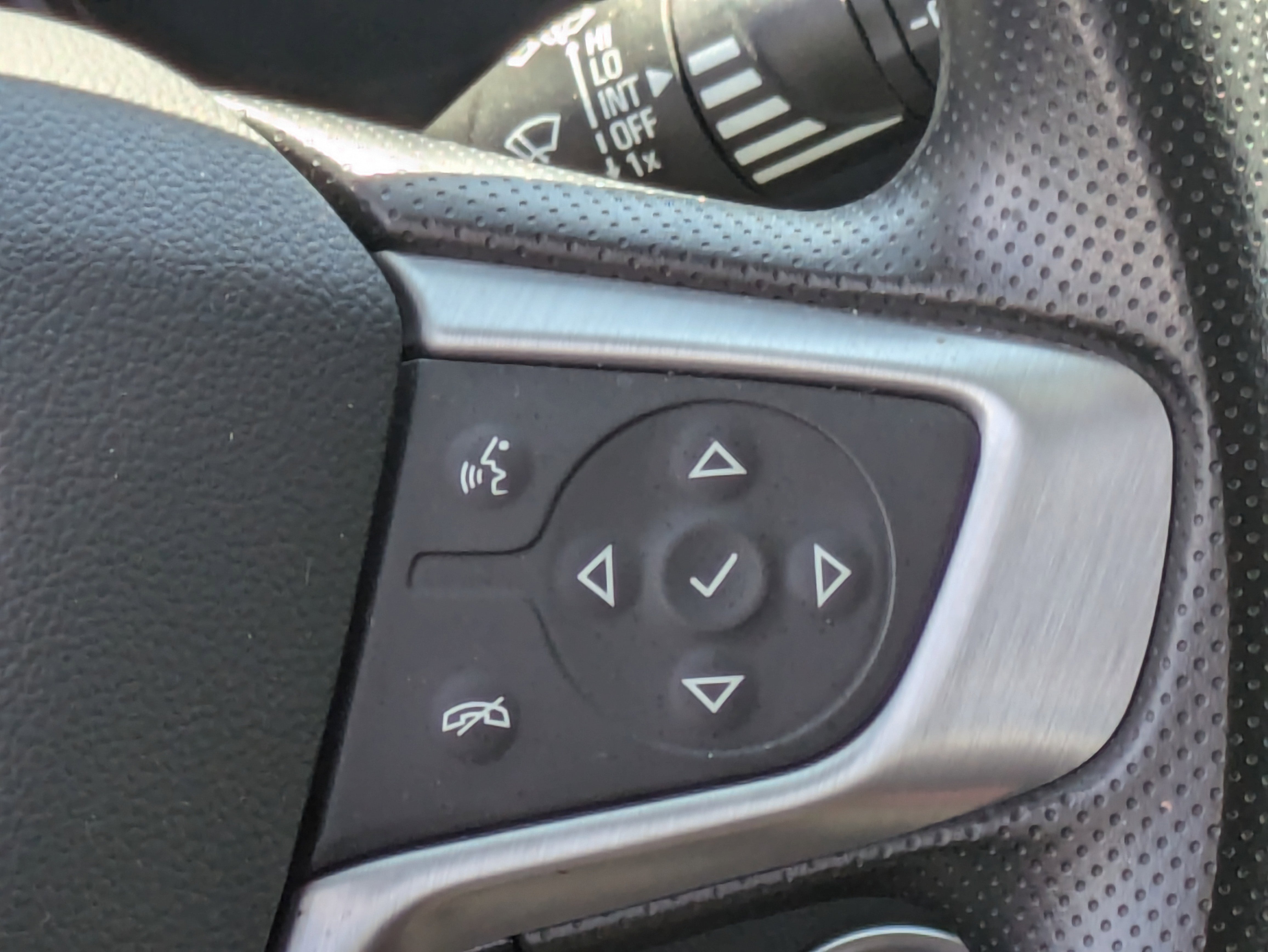 2024 Gmc Terrain SLE photo 3