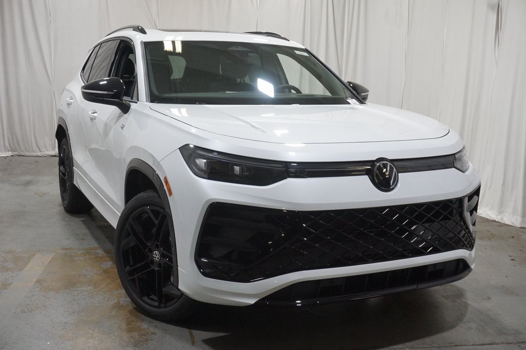 2025 Volkswagen Tiguan SE R-Line Black photo 3