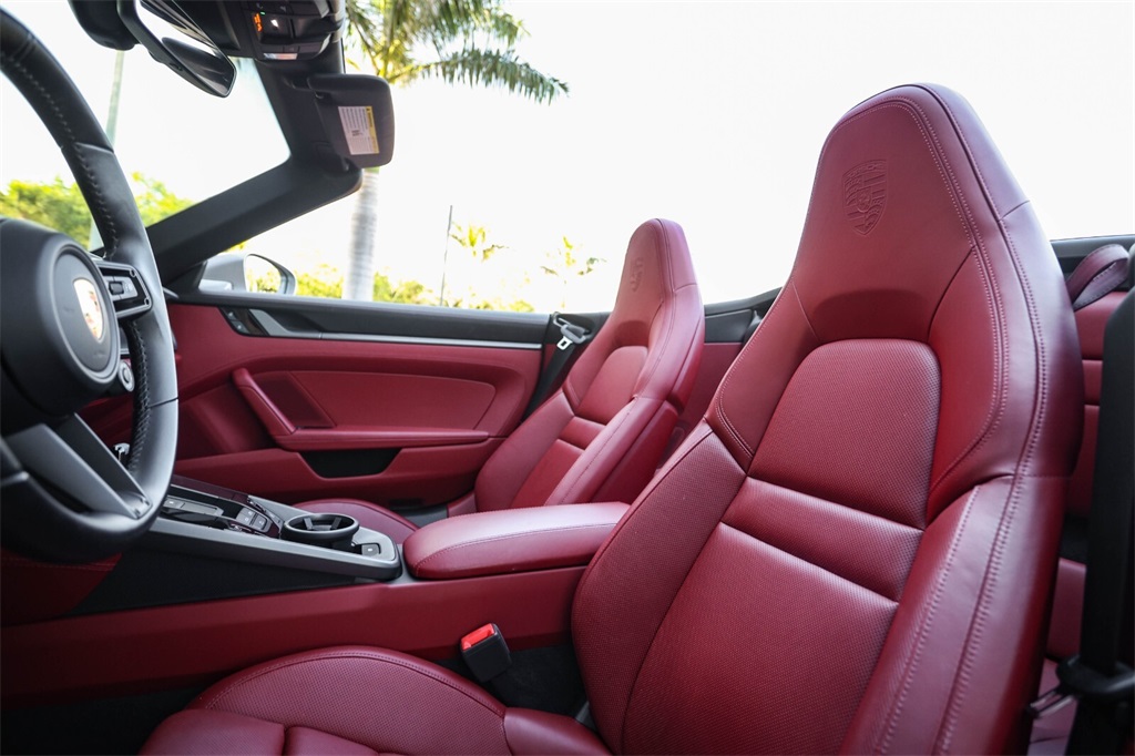 Used 2021 GT Silver Metallic Porsche Carrera S image 38