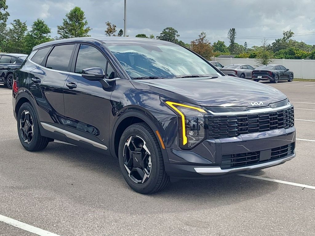 2026 Kia Sportage EX photo 3