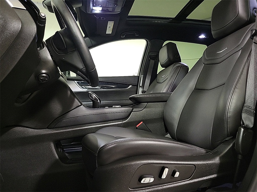 2025 CADILLAC XT5 - Image 10
