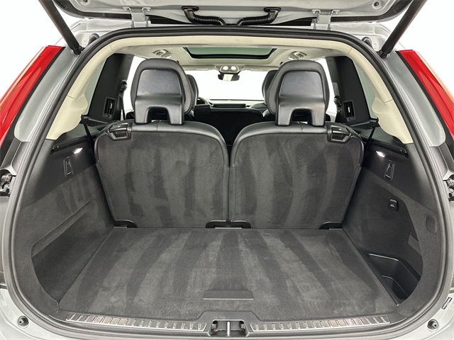 2025 Volvo XC90 T8 AWD Plus photo 15