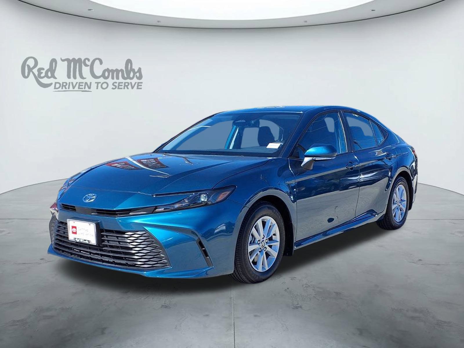 2025 Toyota Camry LE's photo
