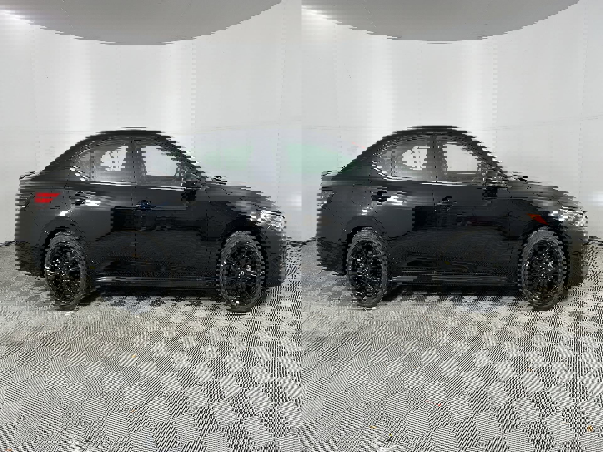 2025 Nissan Sentra SR photo 9