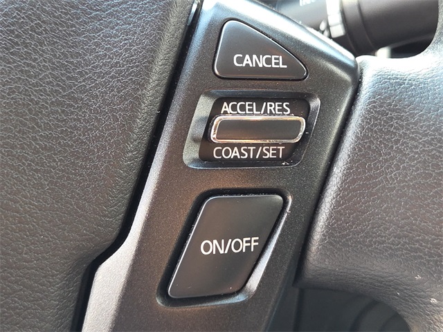 2022 Nissan Frontier SV Crew Cab photo 19