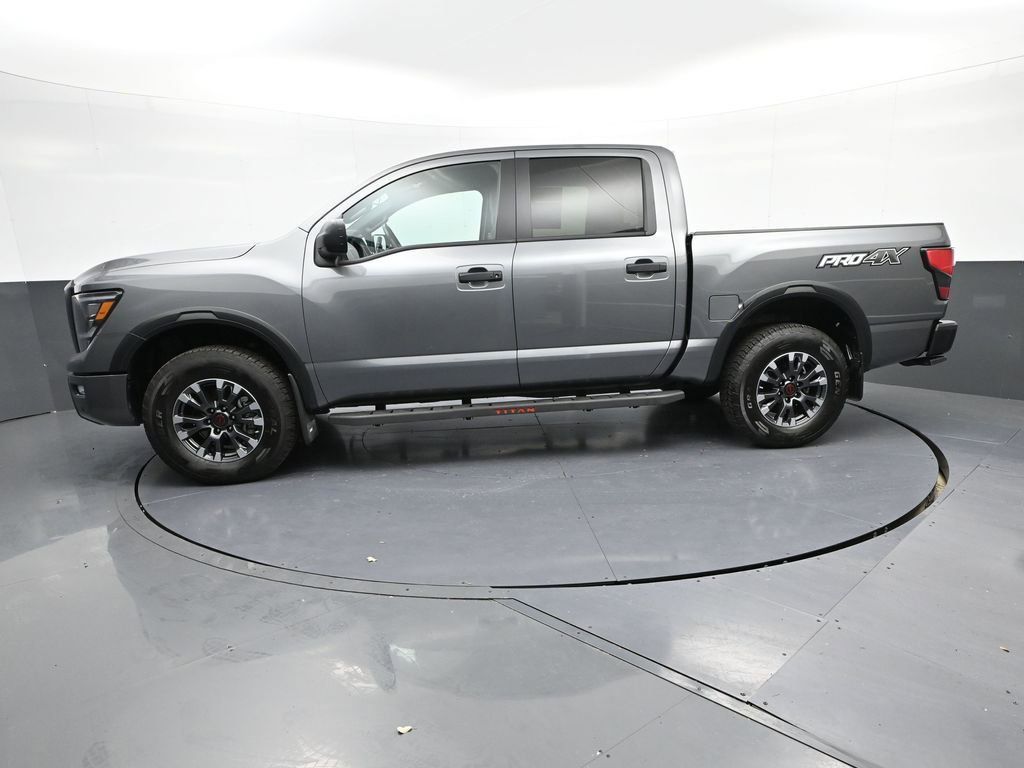 2024 Nissan Titan PRO-4X photo 7