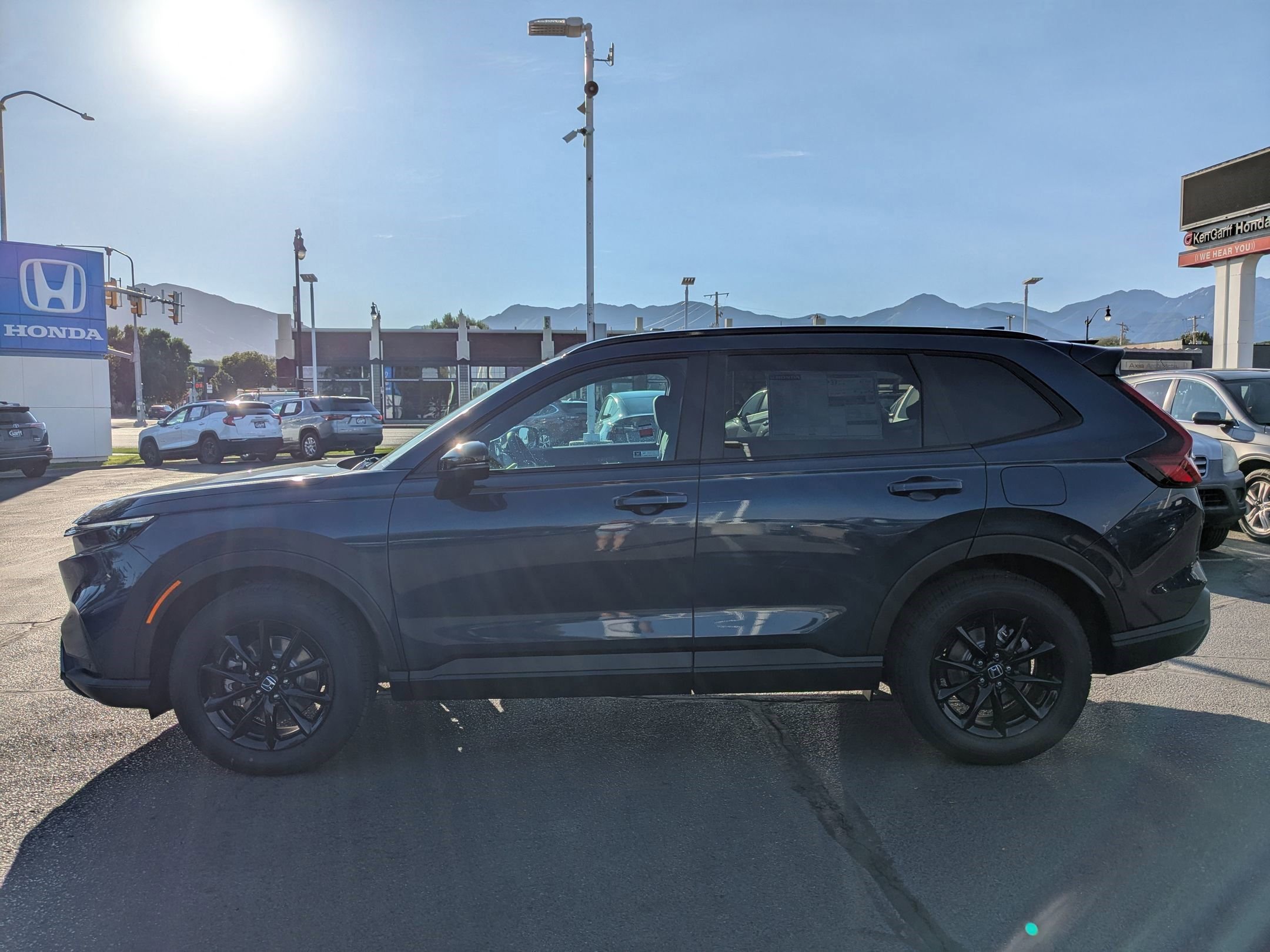 2026 Honda CR-V Hybrid Sport-L photo 4