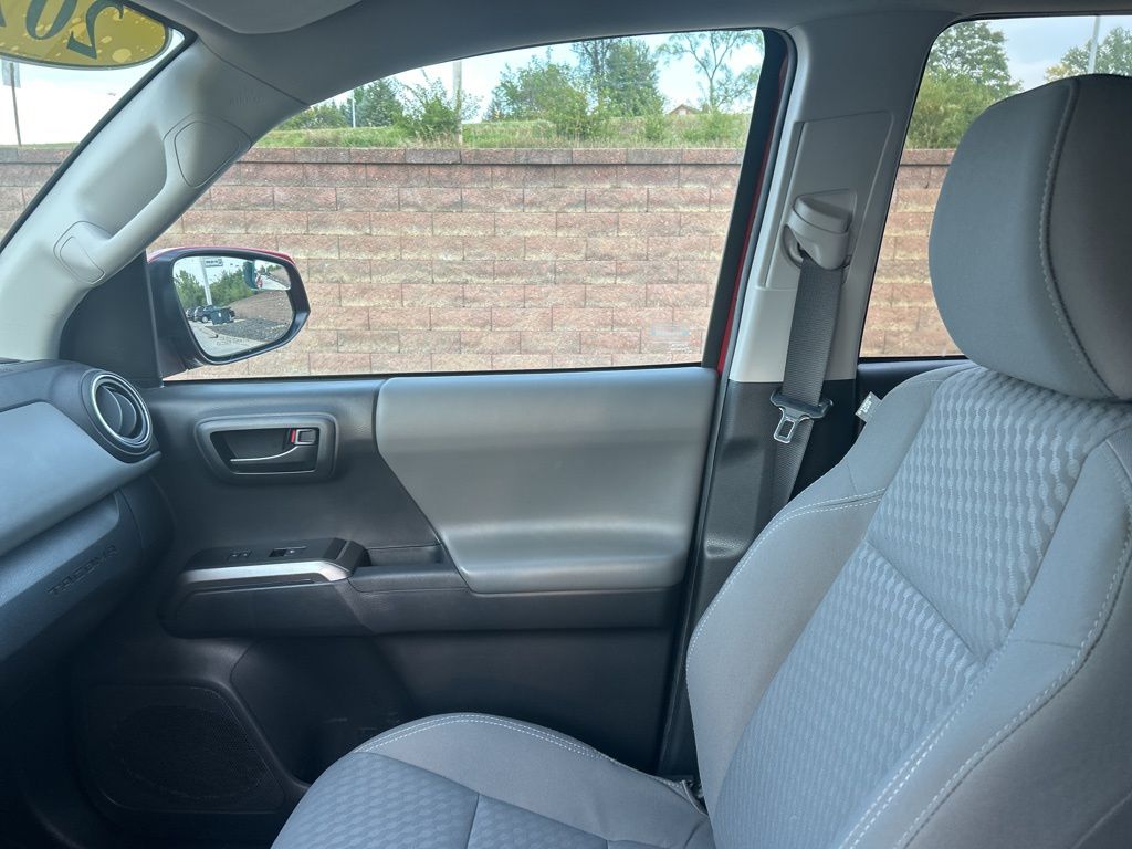 2022 Toyota Tacoma 4x4 photo 16