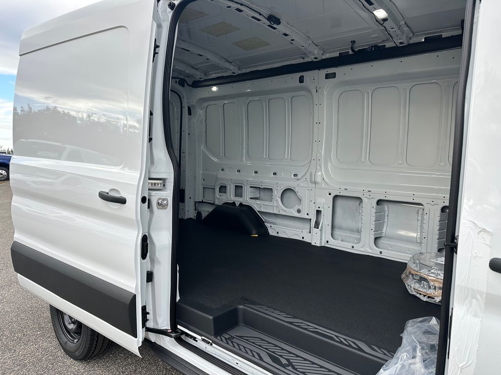 2026 Ford Transit Van Base's photo