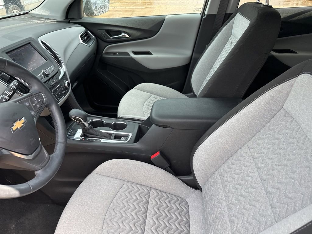 2024 Chevrolet Equinox LT photo 2
