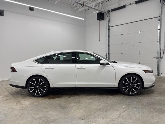 2025 Honda Accord Hybrid Touring photo 4