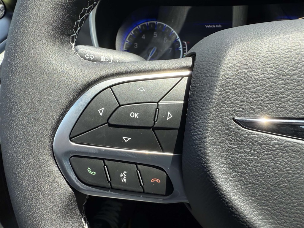 2025 Chrysler Pacifica photo 28