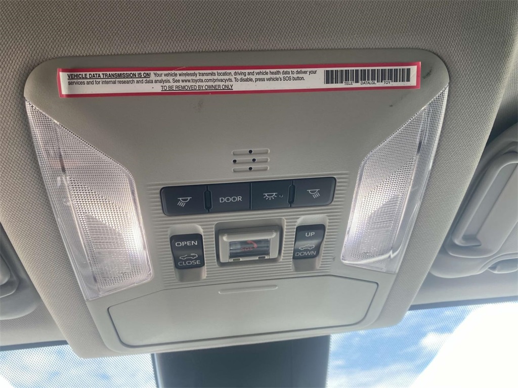 2023 Toyota RAV4 XLE photo 21