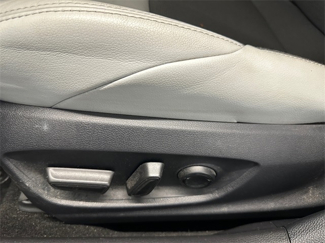 2021 Toyota Corolla XSE photo 17