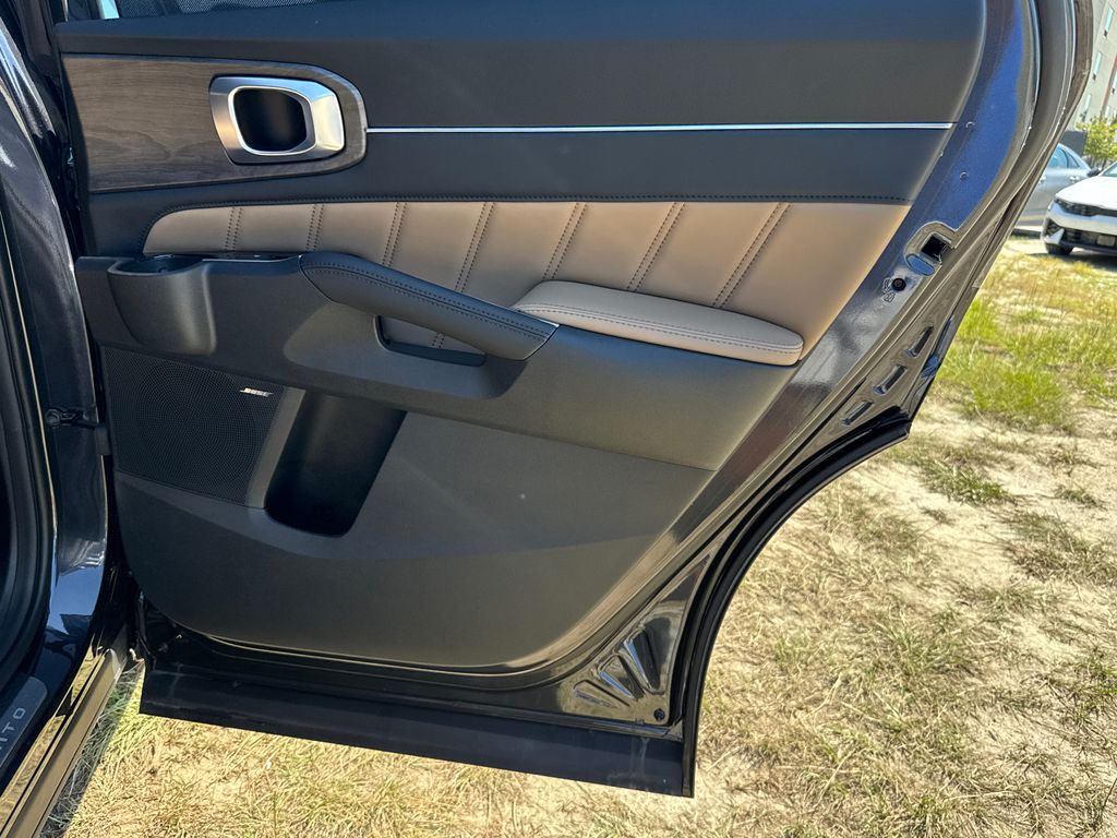 2025 Kia Sorento X-Line SX Prestige photo 15